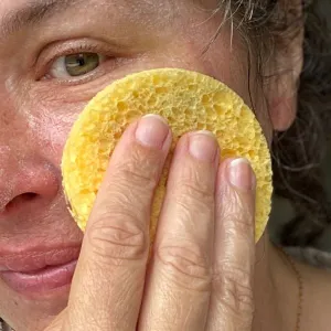 Cellulose facial sponge