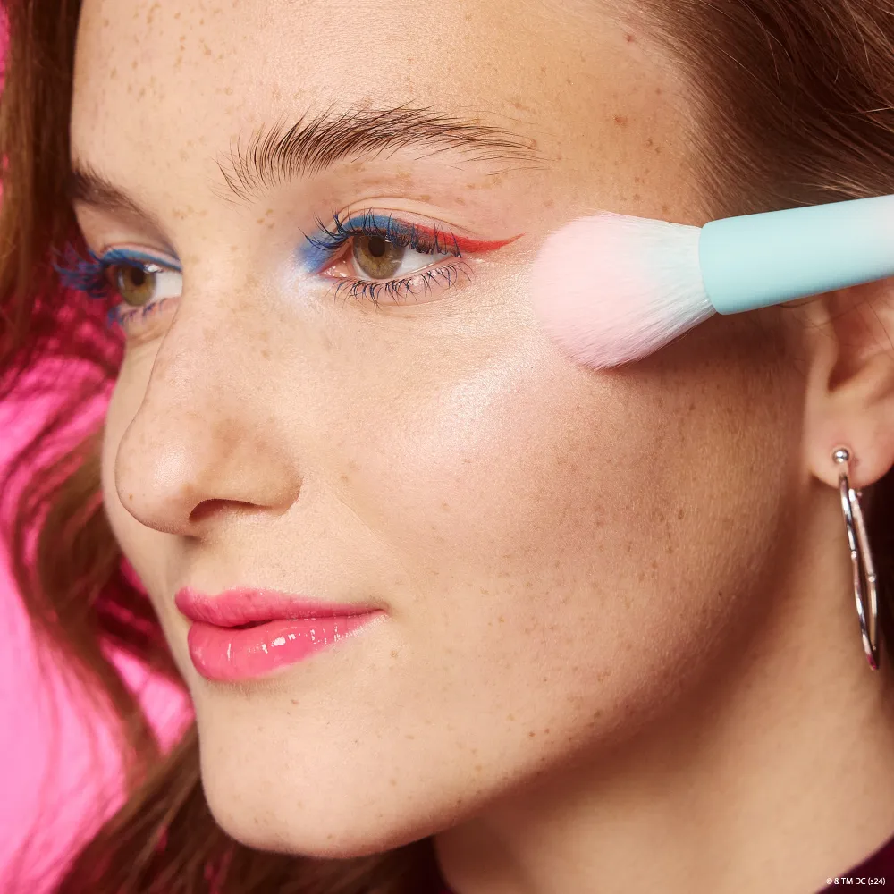 Harley Quinn highlighter brush