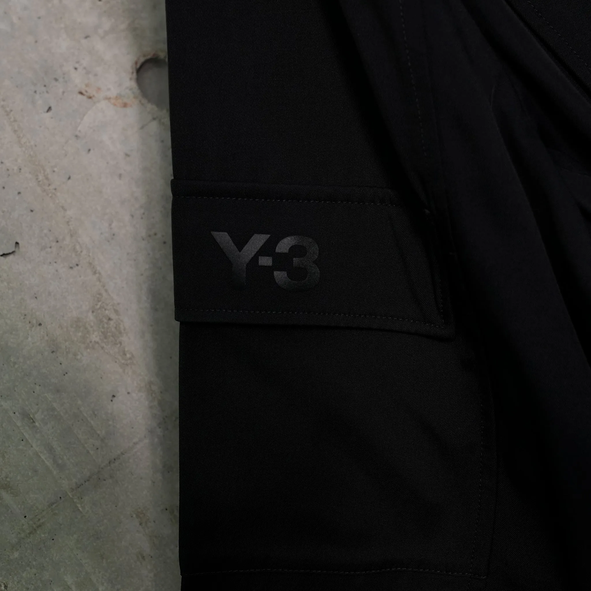 M RYTWILL TOP / BLACK