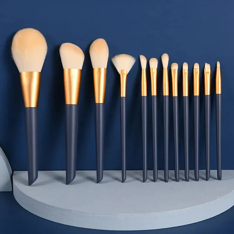 Makeup Brushes Set With 4 Sponge Puff for Women Complete Kit