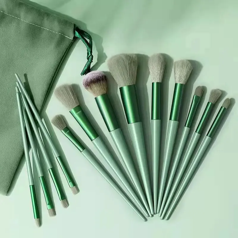 Makeup Brushes Set With 4 Sponge Puff for Women Complete Kit