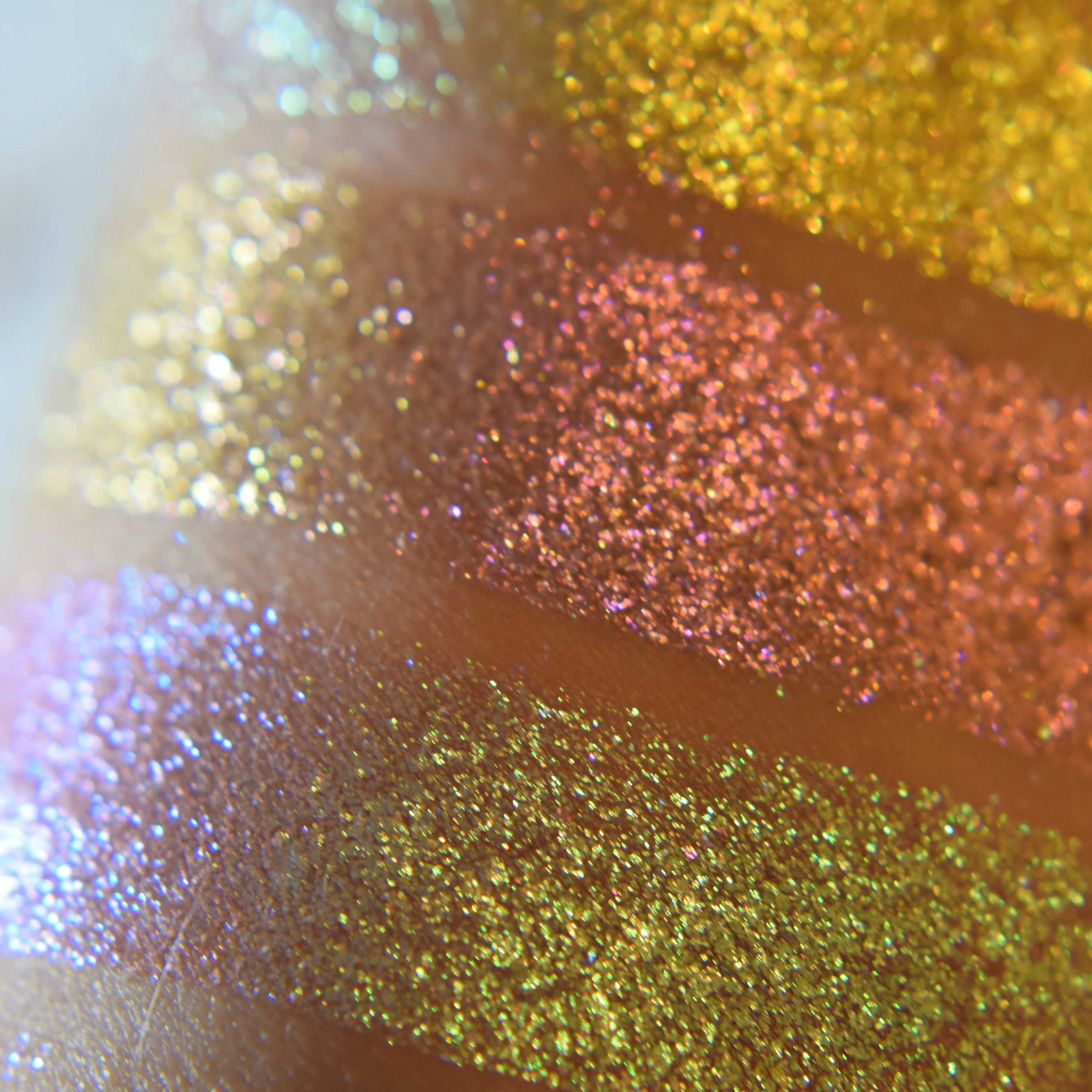 POWER & GLORY  - chromatic eyeshadow topper