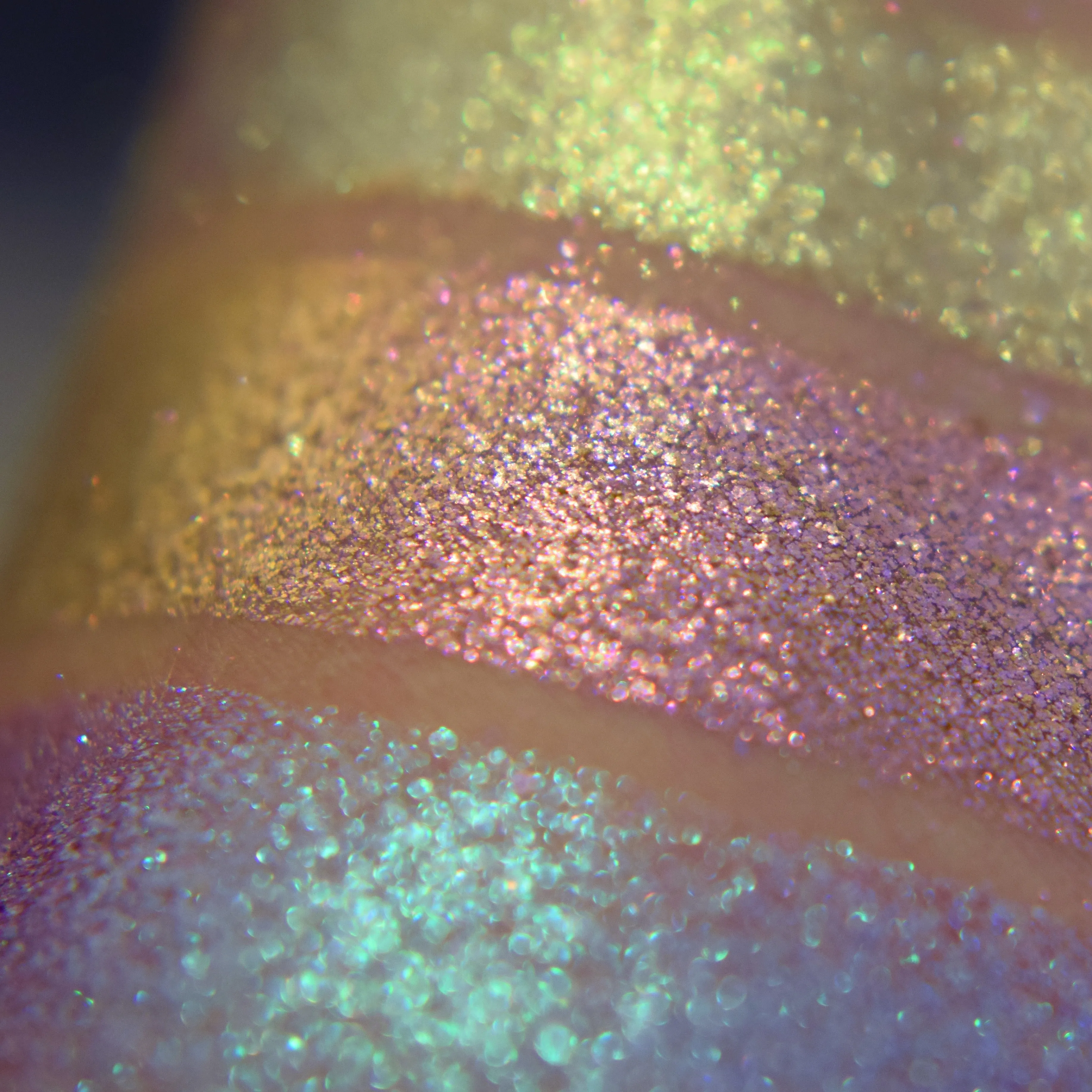 POWER & GLORY  - chromatic eyeshadow topper