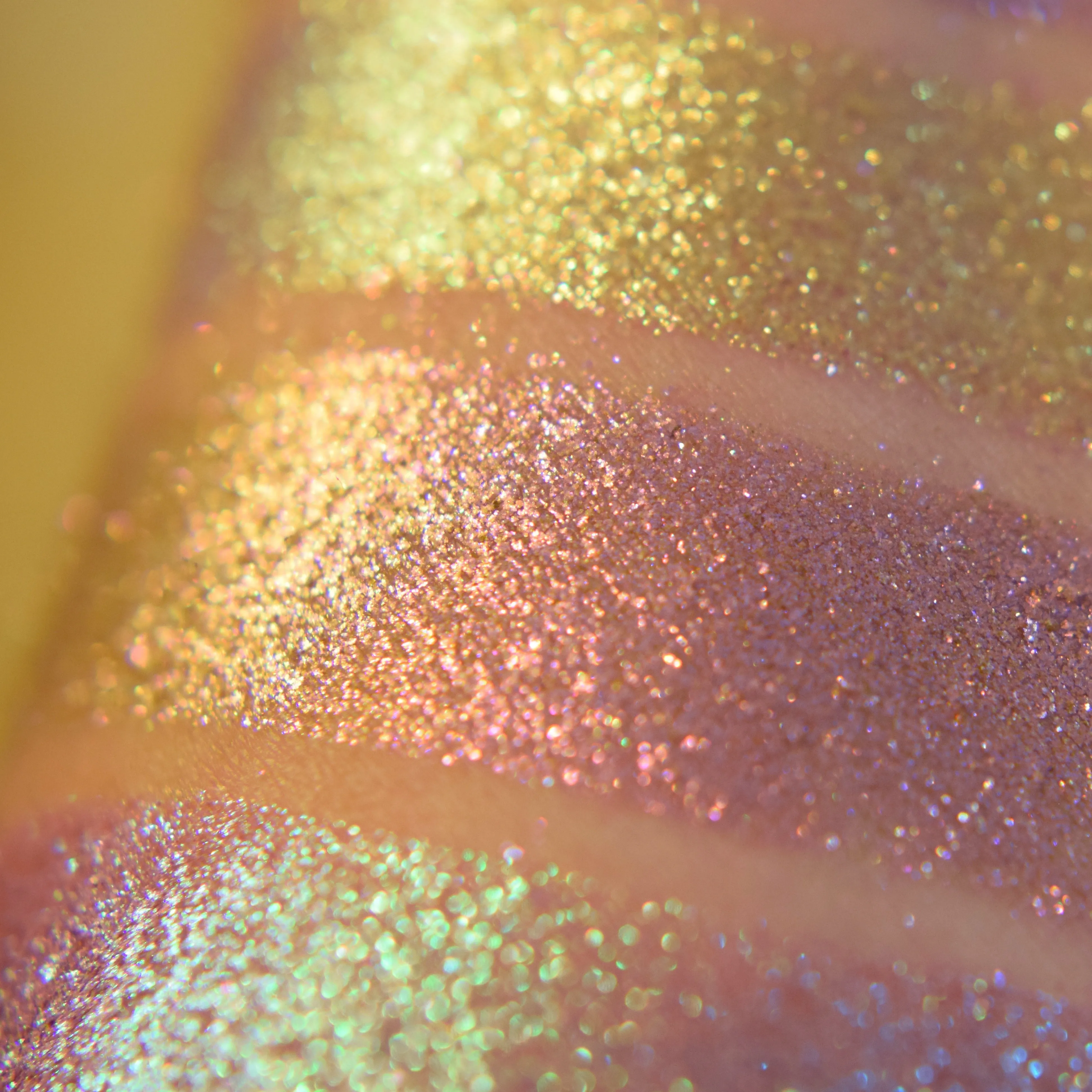 POWER & GLORY  - chromatic eyeshadow topper