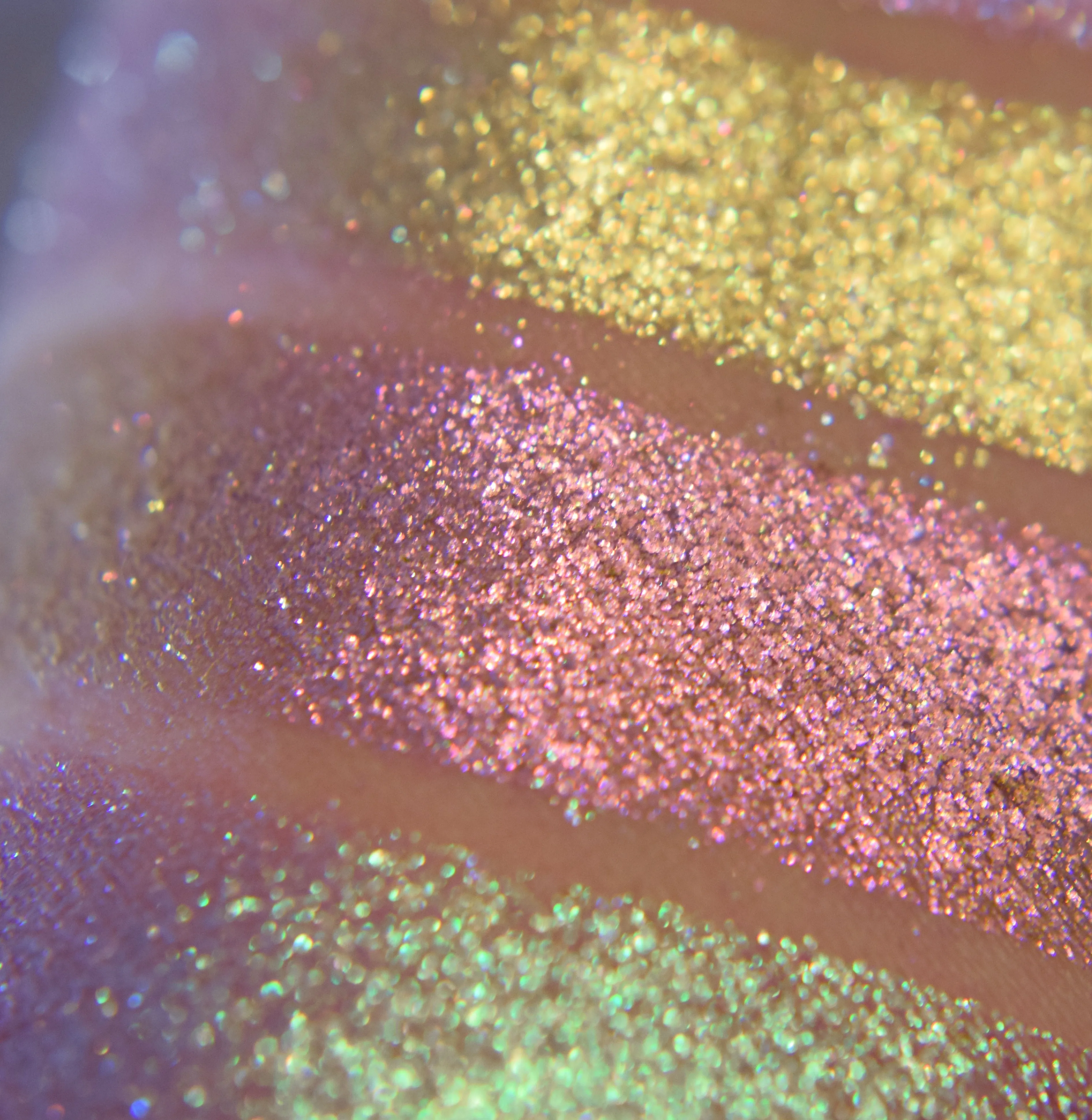 POWER & GLORY  - chromatic eyeshadow topper