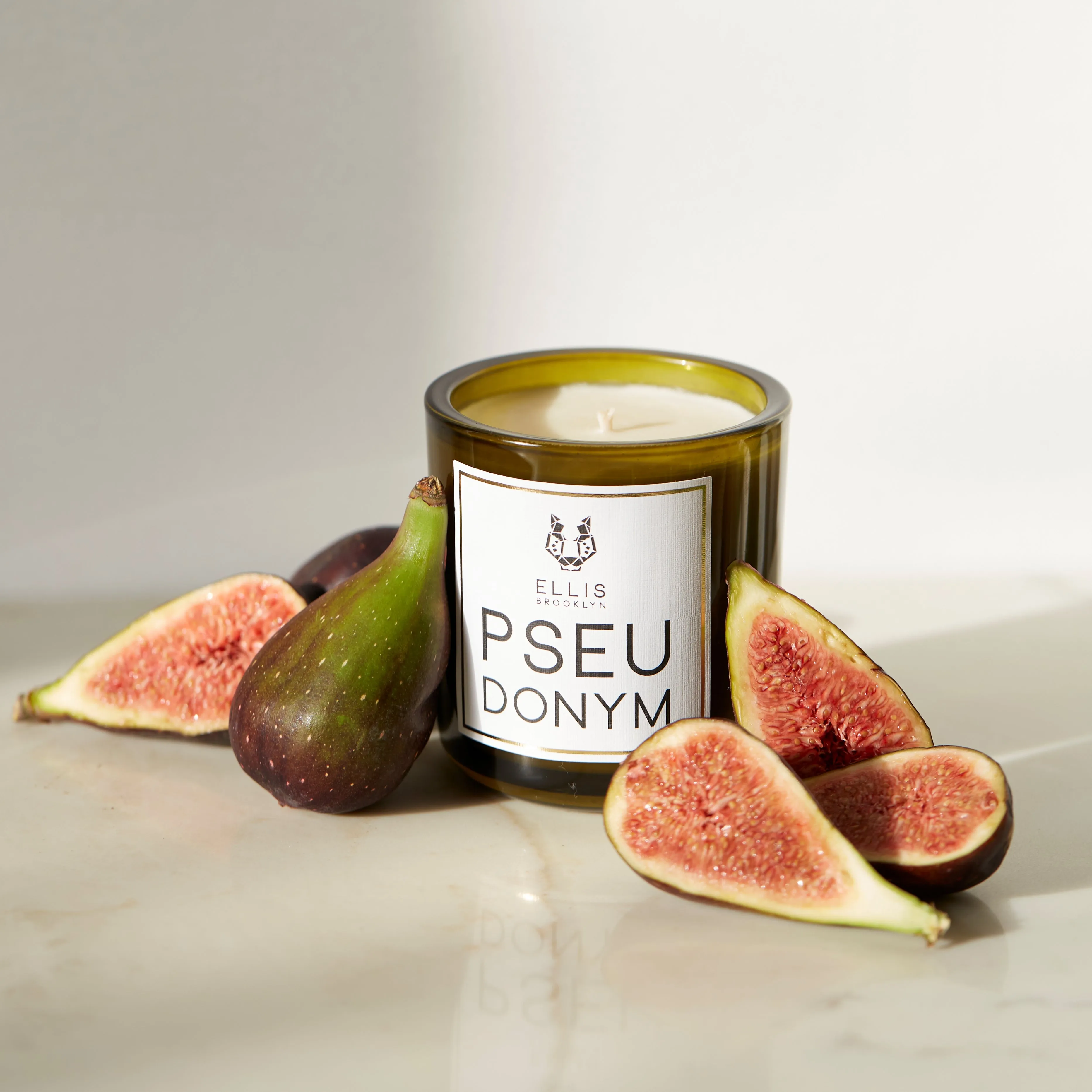 PSEUDONYM Terrific Scented Candle